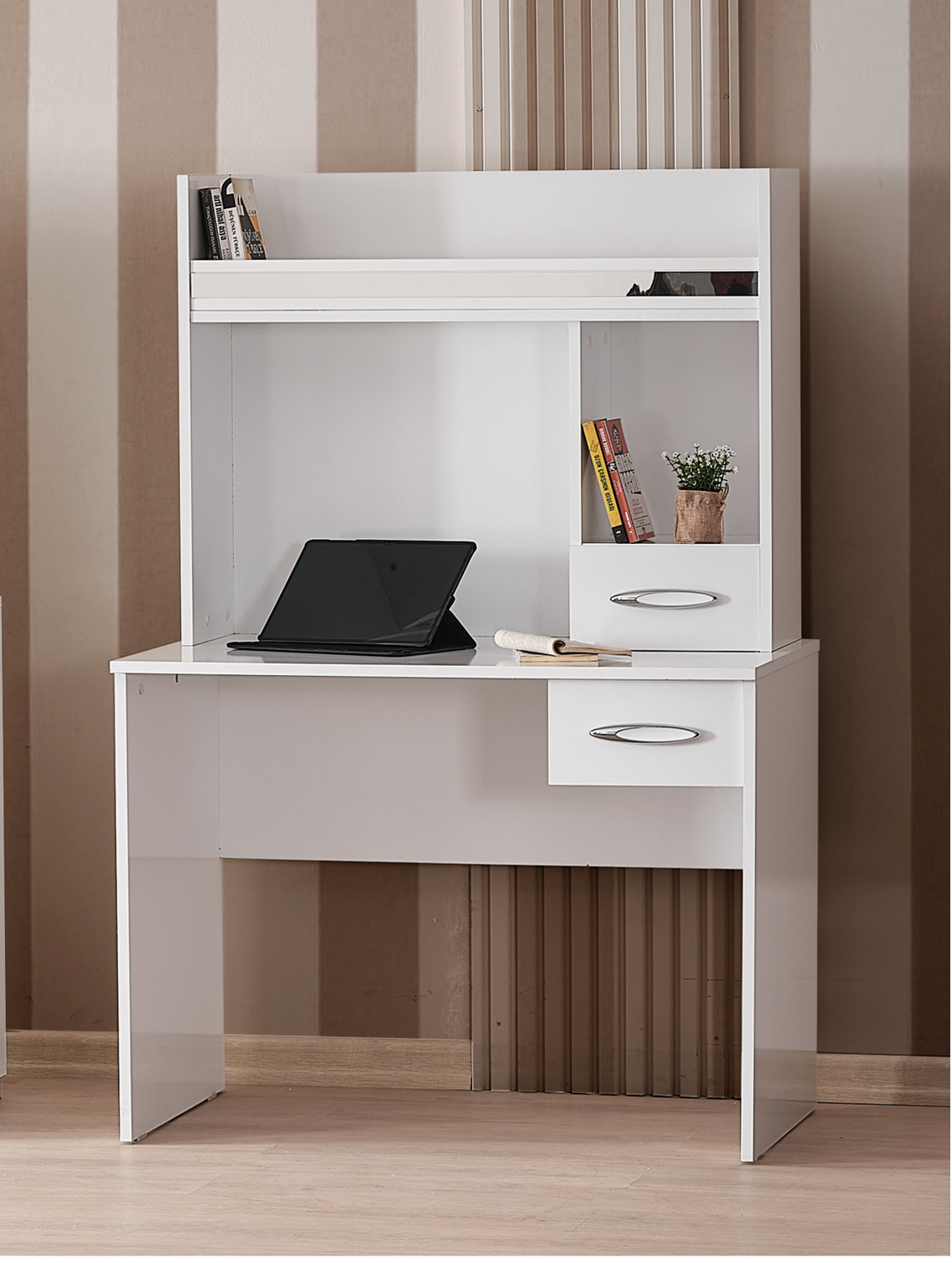 FREE SKRIVBORD